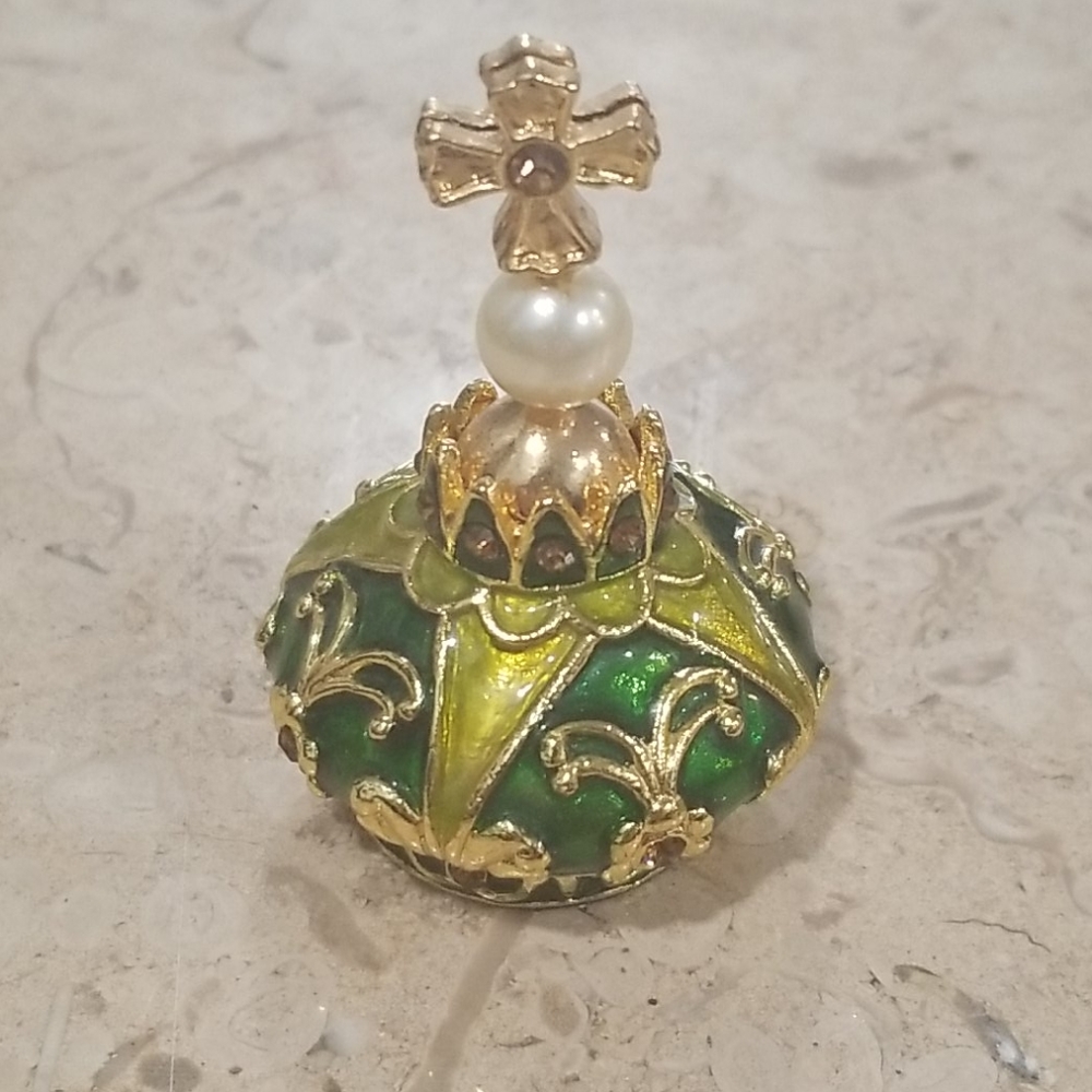 Decoration 2.25" tall. Enameled
